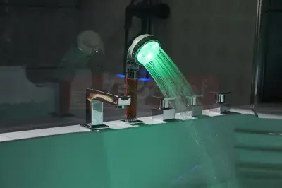 Wanna z hydromasażem C-487 narożna 150cmx150cmx58cm chromoterapia podgrzewacz